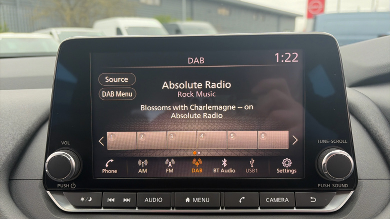 Nissan Qashqai 1.3 DiG-T MH Acenta Premium 5dr Petrol Hatchback